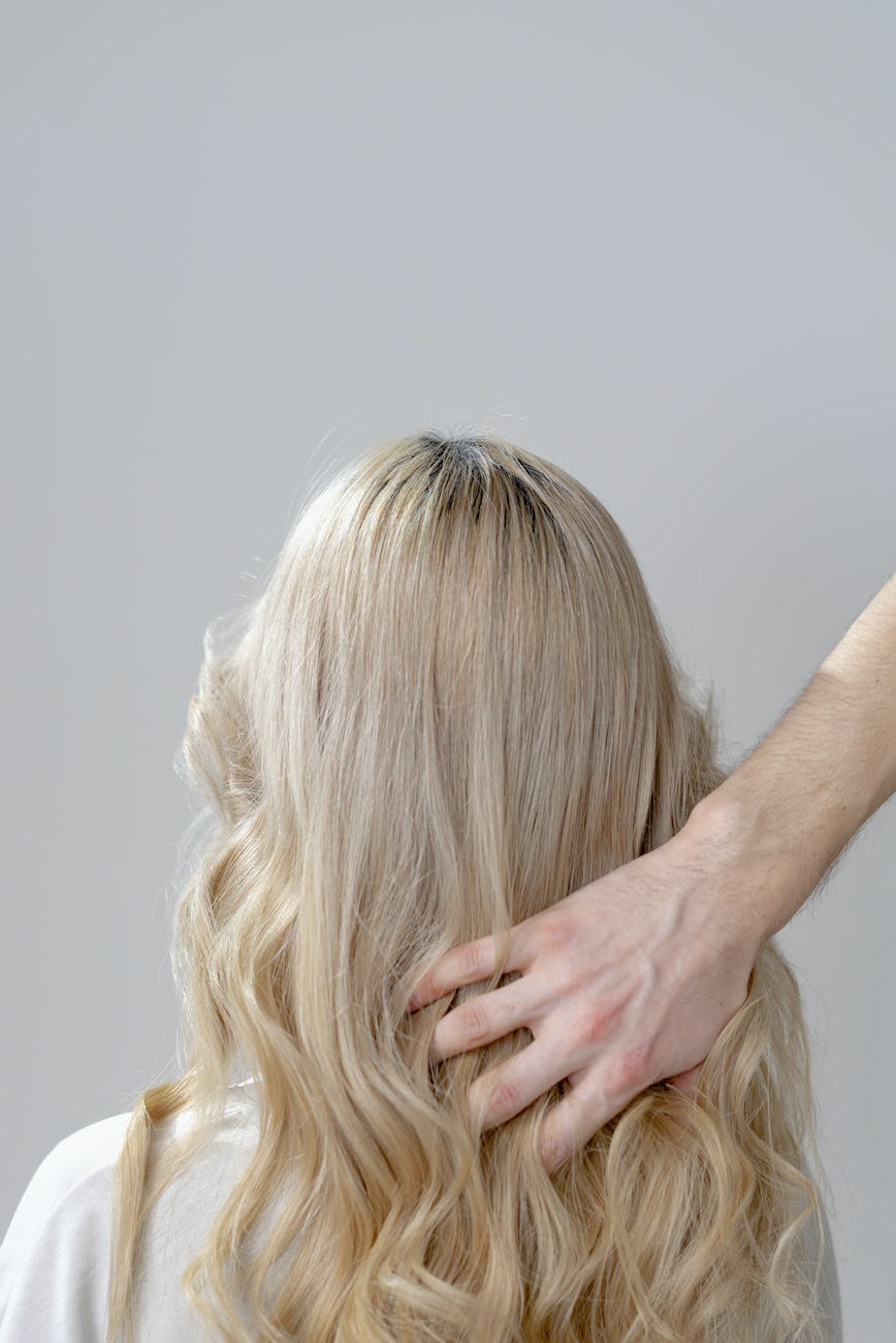 pexels-photo-7440131 balayage hair styling